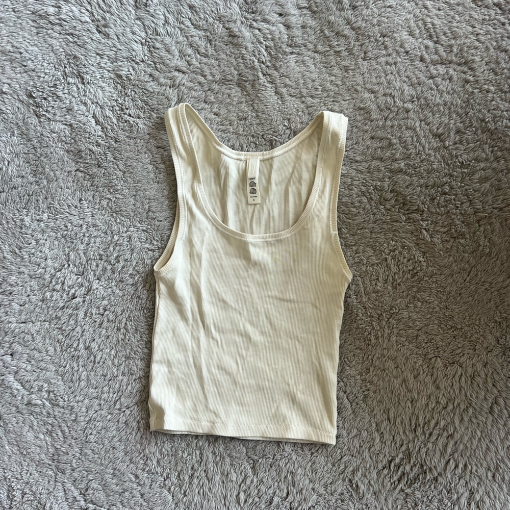 Skims ribbed tank
